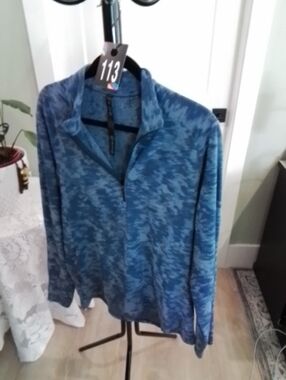 113 lulu men's zip sz l